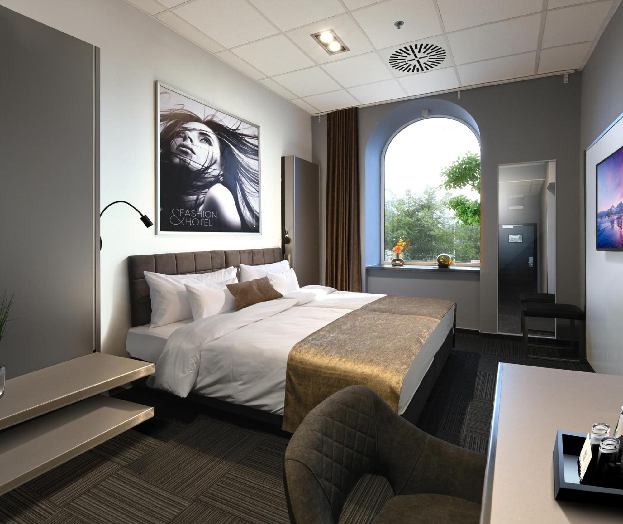 Fashion City Hotel Superior Budapest Exterior photo